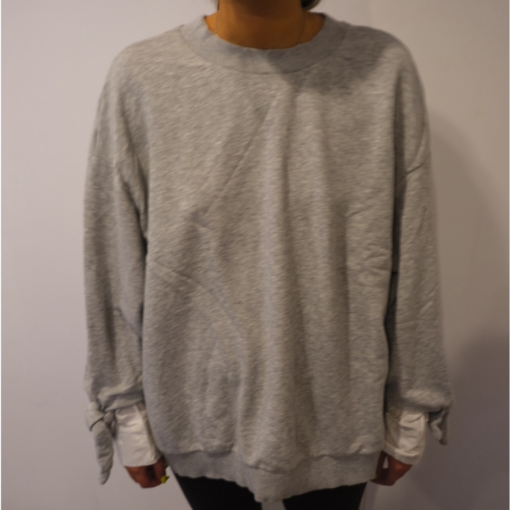 Cute gray sweatshirt